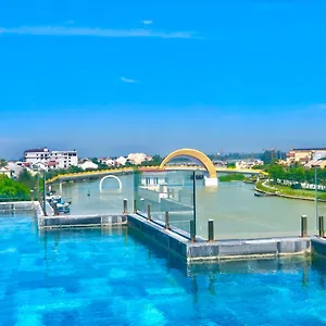 Little Riverside . A Luxury & מלון