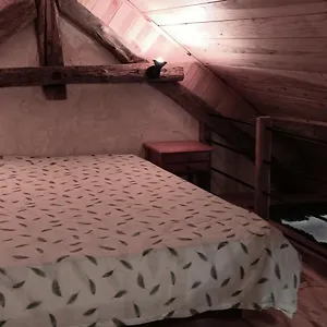https://la-chambre-chez-les-garcons.hotels-rhonealpes.com
