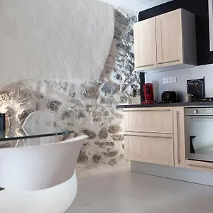 https://chez-lesres-t2-jardin-dans-maison-proche-uriage-chamrousse.hotels-rhonealpes.com