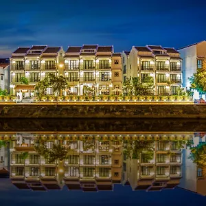 Laluna Riverside & מלון