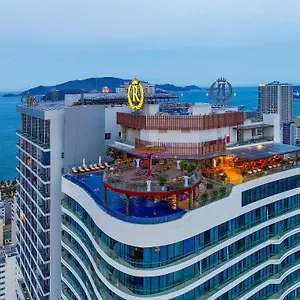 Hotel Regalia Gold *****